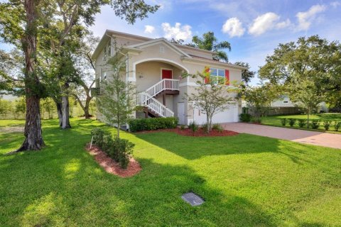 Villa ou maison à Tampa, Floride 4 chambres, 209.87 m2 № 2388647