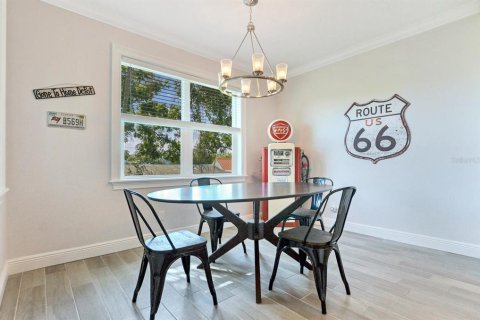Villa ou maison à vendre à Tampa, Floride: 4 chambres, 209.87 m2 № 2388647 - photo 12