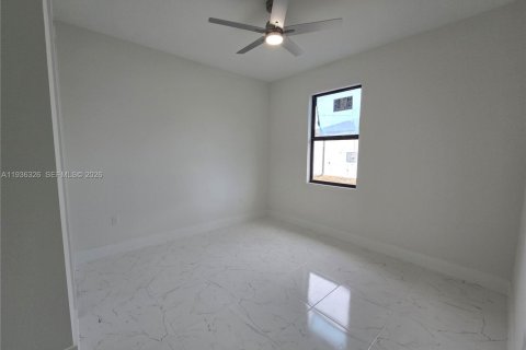 Villa ou maison à vendre à Lehigh Acres, Floride: 3 chambres, 145.11 m2 № 1999254 - photo 20