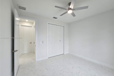 Villa ou maison à vendre à Lehigh Acres, Floride: 3 chambres, 145.11 m2 № 1999254 - photo 17