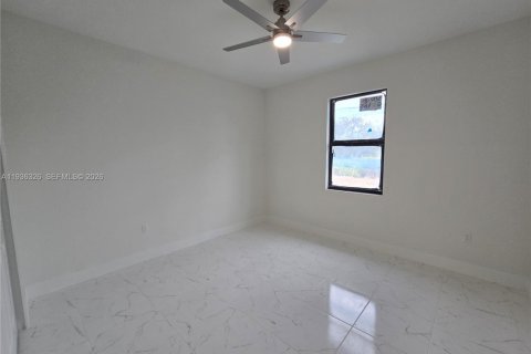 Villa ou maison à vendre à Lehigh Acres, Floride: 3 chambres, 145.11 m2 № 1999254 - photo 16