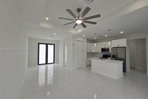 Villa ou maison à vendre à Lehigh Acres, Floride: 3 chambres, 145.11 m2 № 1999254 - photo 5