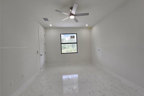 Villa ou maison à vendre à Lehigh Acres, Floride: 3 chambres, 145.11 m2 № 1999254 - photo 24