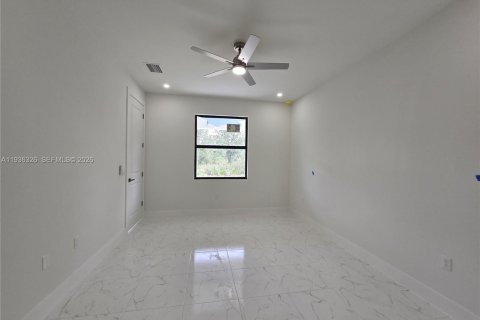 Villa ou maison à vendre à Lehigh Acres, Floride: 3 chambres, 145.11 m2 № 1999254 - photo 10