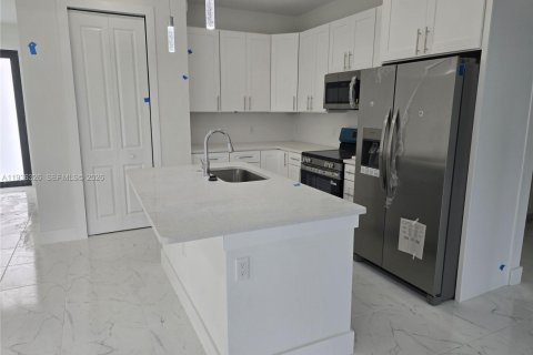 Villa ou maison à vendre à Lehigh Acres, Floride: 3 chambres, 145.11 m2 № 1999254 - photo 7