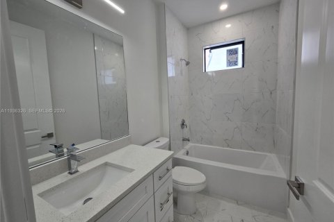 Villa ou maison à vendre à Lehigh Acres, Floride: 3 chambres, 145.11 m2 № 1999254 - photo 19