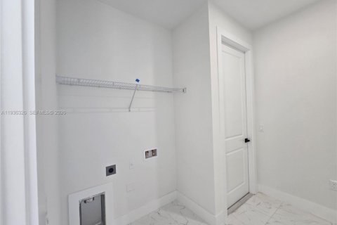 Villa ou maison à vendre à Lehigh Acres, Floride: 3 chambres, 145.11 m2 № 1999254 - photo 25