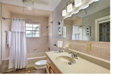 House in Boynton Beach, Florida 3 bedrooms, 381.27 sq.m. № 2169726 - photo 24