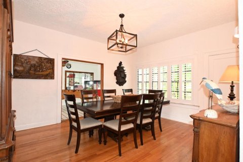 House in Boynton Beach, Florida 3 bedrooms, 381.27 sq.m. № 2169726 - photo 6