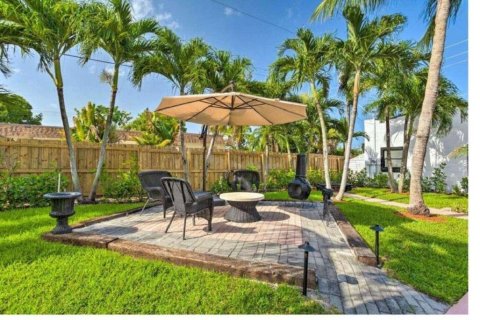 House in Boynton Beach, Florida 3 bedrooms, 381.27 sq.m. № 2169726 - photo 15