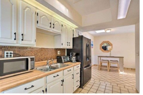 House in Boynton Beach, Florida 3 bedrooms, 381.27 sq.m. № 2169726 - photo 17