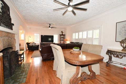 House in Boynton Beach, Florida 3 bedrooms, 381.27 sq.m. № 2169726 - photo 8