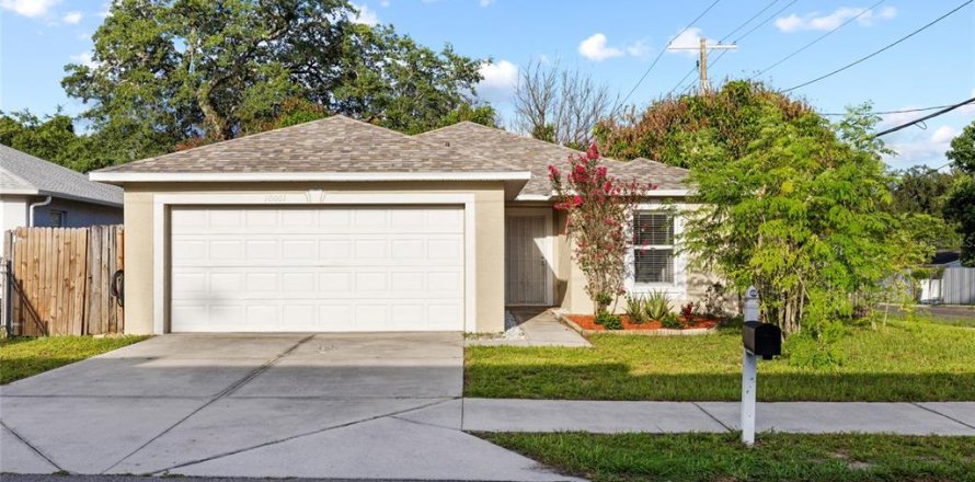 House in Tampa, Florida 3 bedrooms, 114.73 sq.m. № 2222764