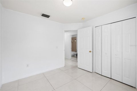 House in Tampa, Florida 3 bedrooms, 114.73 sq.m. № 2222764 - photo 17