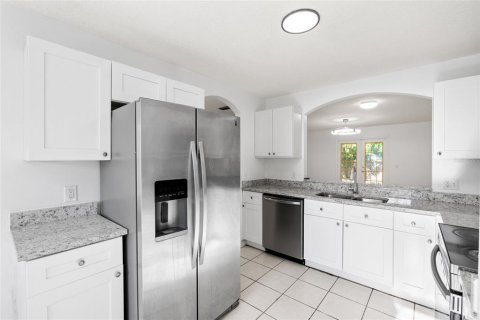 House in Tampa, Florida 3 bedrooms, 114.73 sq.m. № 2222764 - photo 10