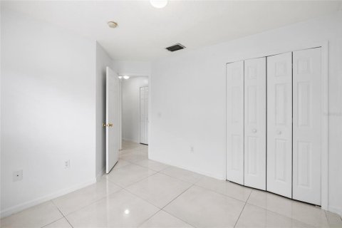 House in Tampa, Florida 3 bedrooms, 114.73 sq.m. № 2222764 - photo 15