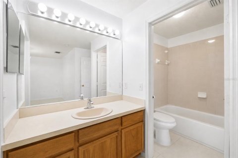 House in Tampa, Florida 3 bedrooms, 114.73 sq.m. № 2222764 - photo 22