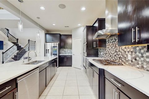 Casa en venta en Orlando, Florida, 4 dormitorios, 379.41 m2 № 1735526 - foto 17