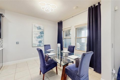 Casa en venta en Orlando, Florida, 4 dormitorios, 379.41 m2 № 1735526 - foto 15