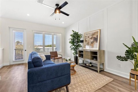Townhouse in Tampa, Florida 3 bedrooms, 210.33 sq.m. № 1681610 - photo 3