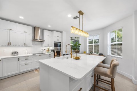 Villa ou maison à vendre à Doral, Floride: 5 chambres, 293.57 m2 № 1956812 - photo 25