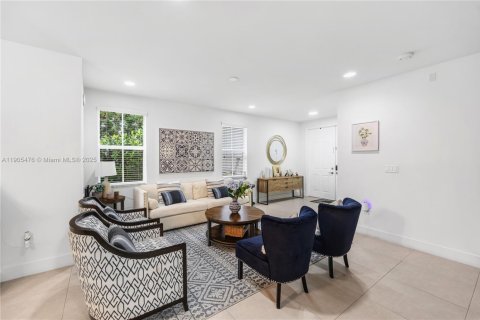 Villa ou maison à vendre à Doral, Floride: 5 chambres, 293.57 m2 № 1956812 - photo 18