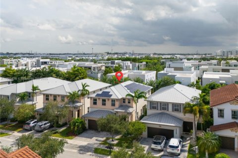 Villa ou maison à vendre à Doral, Floride: 5 chambres, 293.57 m2 № 1956812 - photo 3