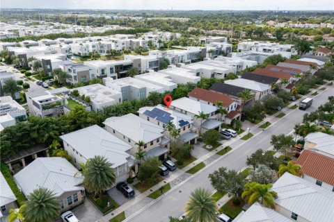 Villa ou maison à vendre à Doral, Floride: 5 chambres, 293.57 m2 № 1956812 - photo 1