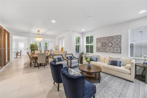 Villa ou maison à vendre à Doral, Floride: 5 chambres, 293.57 m2 № 1956812 - photo 17