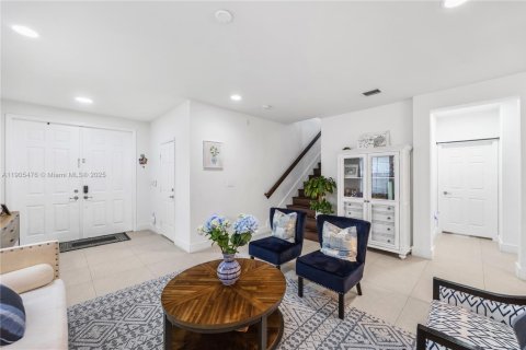 Villa ou maison à vendre à Doral, Floride: 5 chambres, 293.57 m2 № 1956812 - photo 12