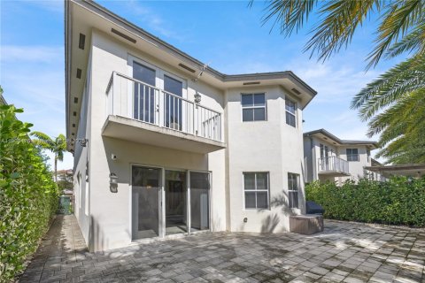 Villa ou maison à vendre à Doral, Floride: 5 chambres, 293.57 m2 № 1956812 - photo 9