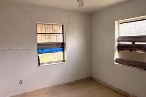 House in Miami, Florida 3 bedrooms, 117.06 sq.m. № 1965148 - photo 16