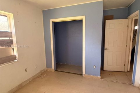 House in Miami, Florida 3 bedrooms, 117.06 sq.m. № 1965148 - photo 17