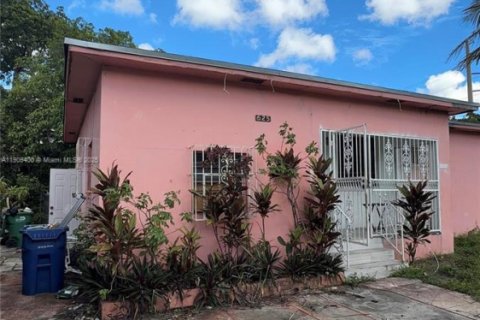 House in Miami, Florida 3 bedrooms, 117.06 sq.m. № 1965148 - photo 6