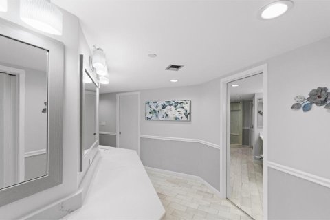 Condo in North Palm Beach, Florida, 2 bedrooms  № 2146944 - photo 21