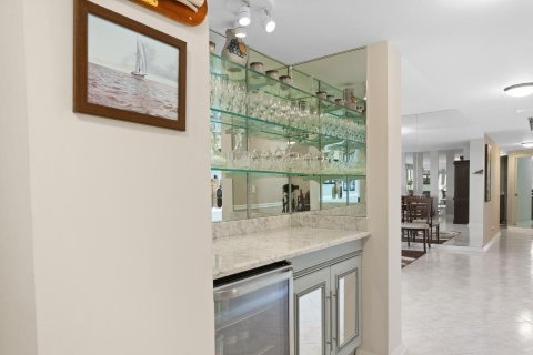 Condo in North Palm Beach, Florida, 2 bedrooms  № 2146944 - photo 15