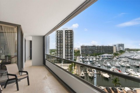 Condo in North Palm Beach, Florida, 2 bedrooms  № 2146944 - photo 17