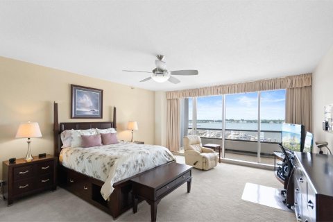 Condo in North Palm Beach, Florida, 2 bedrooms  № 2146944 - photo 19