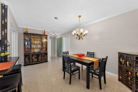 House in Saint Petersburg, Florida 4 bedrooms, 168.34 sq.m. № 2121512 - photo 14