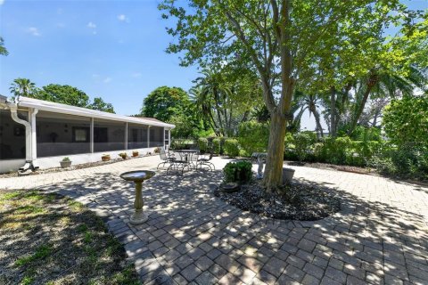 House in Saint Petersburg, Florida 4 bedrooms, 168.34 sq.m. № 2121512 - photo 4