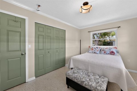 House in Saint Petersburg, Florida 4 bedrooms, 168.34 sq.m. № 2121512 - photo 26