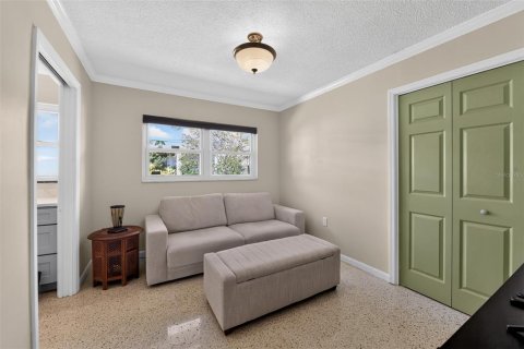House in Saint Petersburg, Florida 4 bedrooms, 168.34 sq.m. № 2121512 - photo 28