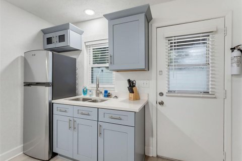 Commercial property in New Port Richey, Florida 93.65 sq.m. № 2296899 - photo 5