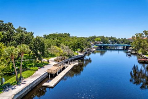 Commercial property in New Port Richey, Florida 93.65 sq.m. № 2296899 - photo 14