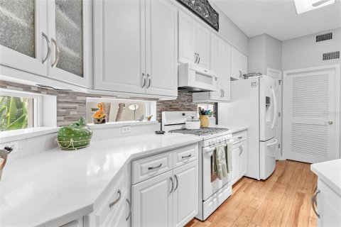 Villa ou maison à vendre à Tavares, Floride: 2 chambres, 178.84 m2 № 2205201 - photo 17
