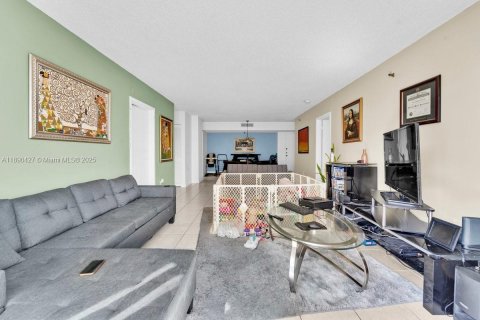 Copropriété à vendre à Miami, Floride: 2 chambres, 102.19 m2 № 1954199 - photo 7