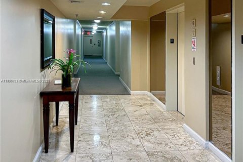 Copropriété à vendre à Miami, Floride: 2 chambres, 102.19 m2 № 1954199 - photo 3