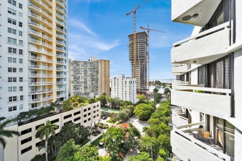 Copropriété à vendre à Miami, Floride: 2 chambres, 102.19 m2 № 1954199 - photo 12