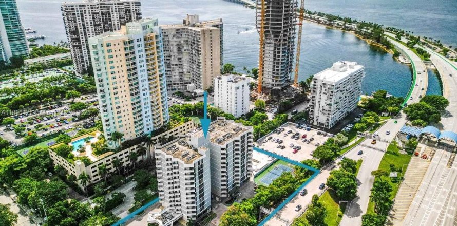 Condo à Miami, Floride, 2 chambres  № 1954199