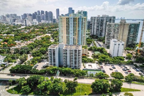 Copropriété à vendre à Miami, Floride: 2 chambres, 102.19 m2 № 1954199 - photo 14